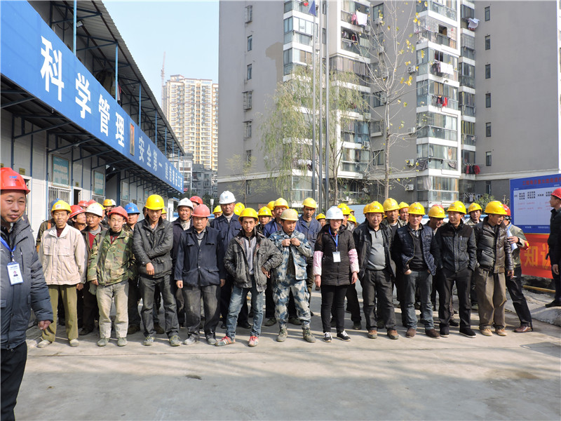 集團(tuán)組織施工項(xiàng)目開(kāi)展消防安全應(yīng)急救援大演練